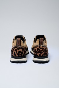 SAPATILHAS ANIMAL PRINT EM PELE