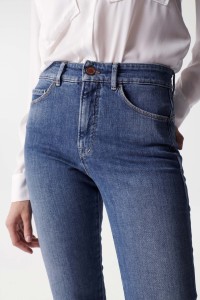 FAITH PUSH IN FLARE JEANS