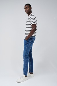 SKINNY FIT JEANS