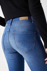 SECRET PUSH IN SLIM SOFT TOUCH JEANS