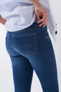 HOPE CROPPED MATERNITY JEANS IN MEDIUM RINSE