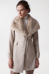 WOOLLEN GRACE COAT WITH FUR COLLAR