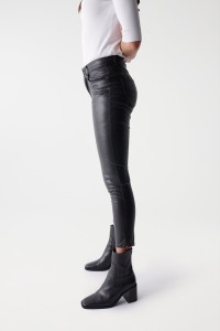 PANTALN EFECTO PIEL PUSH UP DESTINY CROPPED SKINNY