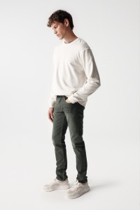 SLIM FIT JEANS