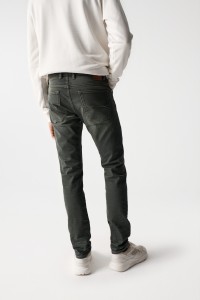 SLIM FIT JEANS