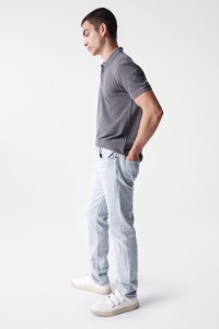 REGULAR LIGHT WASH JEANS