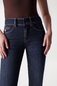 JEAN SECRET PUSH IN AVEC BOUTON SUR LA POCHE