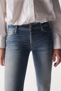 WONDER PUSH UP-JEANS