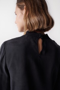 BLOUSE WITH LACE DETAIL