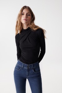 RIBBED KNIT TOP