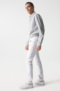 PANTALON EN SERG SLIM BLANC.