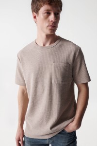 BEIGE TEXTURED T-SHIRT WITH POCKET