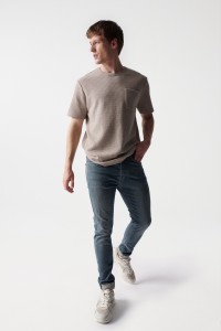 BEIGE TEXTURED T-SHIRT WITH POCKET