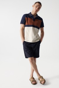 TRICOLOUR POLO SHIRT WITH STRIPE DETAIL