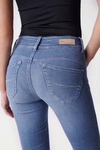 SECRET PUSH IN-JEANS CROPPED SKINNY