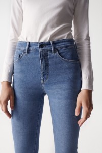 FAITH PUSH IN JEANS