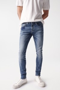 JEANS SKINNY COM EFEITOS DE LAVAGEM