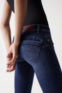 WONDER PUSH UP-JEANS MIT STICKEREI UND APPLIKATIONEN AN DER TASCHE