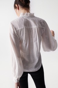 FLOWING BLOUSE WITH COLLAR DETAIL