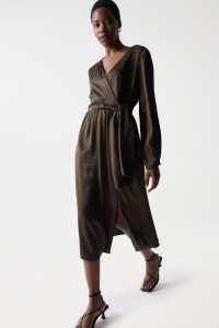 SATIN-FEEL DRESS WITH BELT TIED IN KNOT