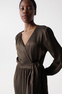 SATIN-FEEL DRESS WITH BELT TIED IN KNOT