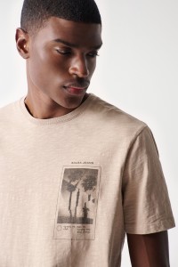 BEIGE T-SHIRT WITH PRINT DESIGN