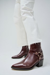 BOTTINES EN CUIR