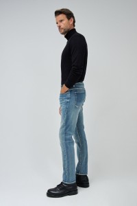 SLIM FIT JEANS