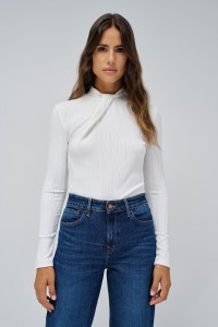 RIBBED KNIT SWEATER