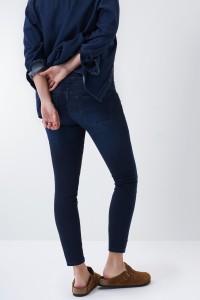 JEANS MATERNITY HOPE CROPPED EM DENIM ESCURO