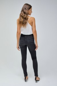 SECRET PUSH IN SKINNY DARK JEANS