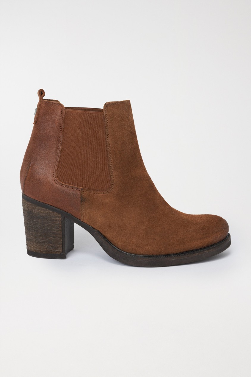 SUEDE ANKLE BOOT WITH CLASSIC HEEL