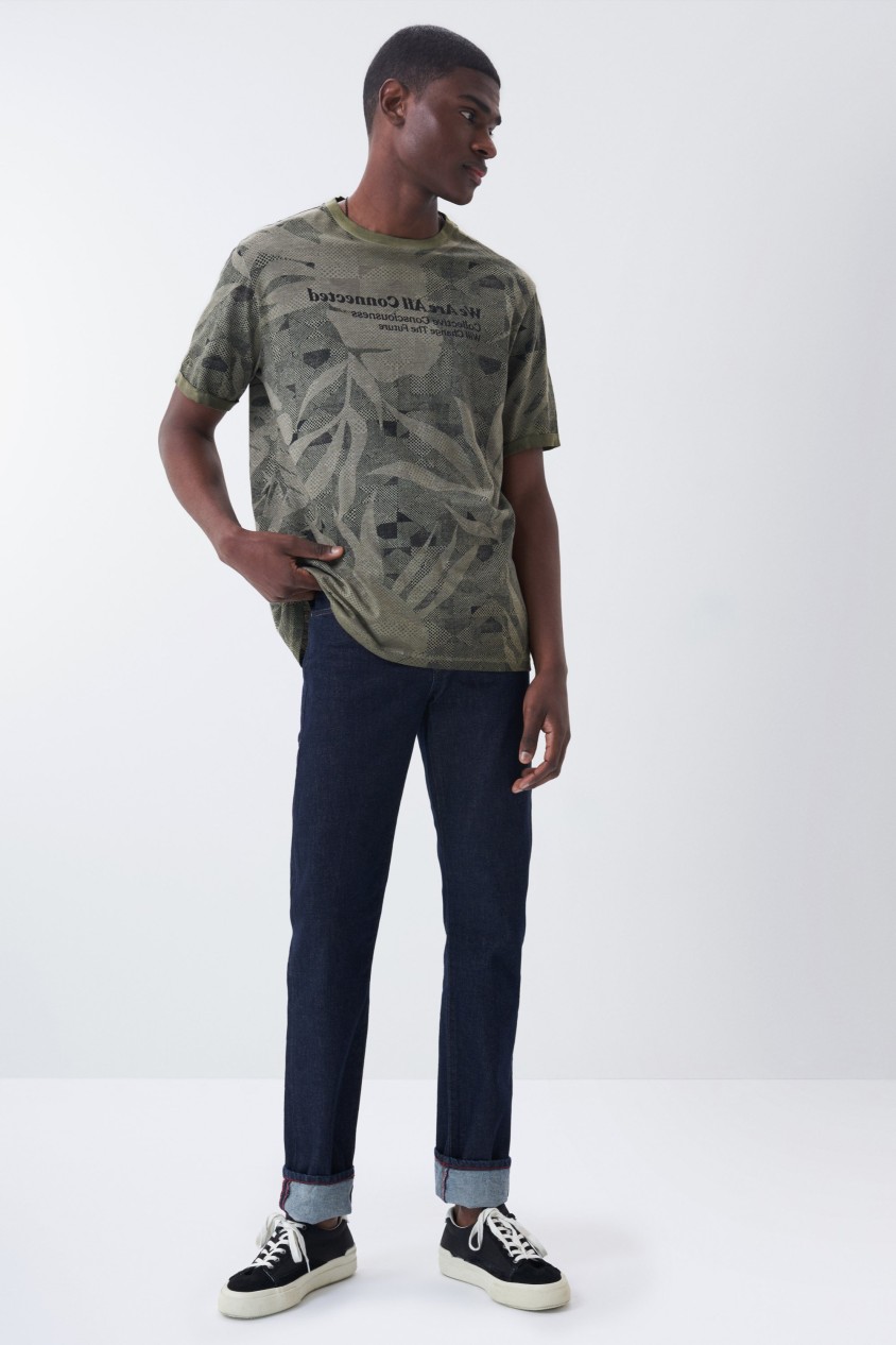 T-SHIRT WITH ALLOVER LEAF PRINT