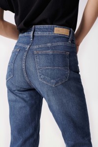 CROPPED TRUE SLIM JEANS