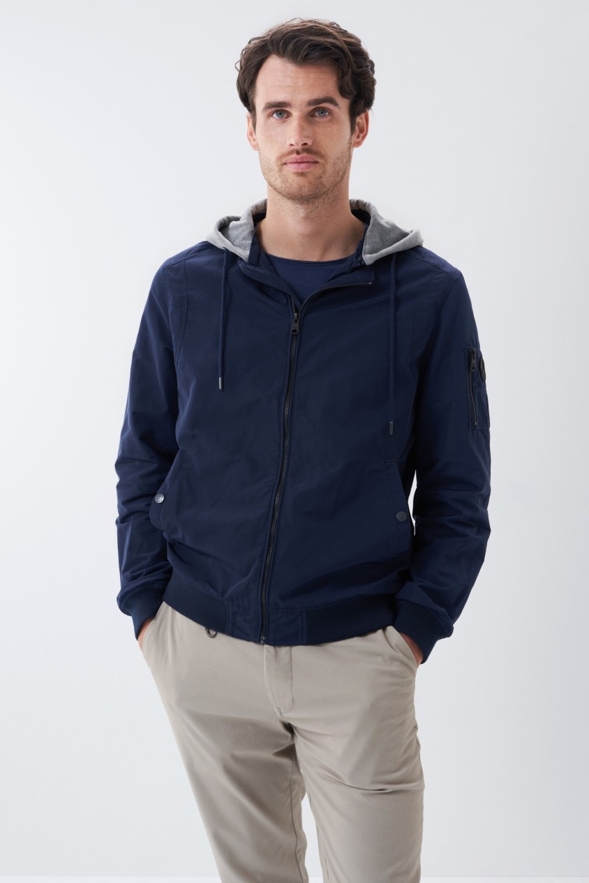 WINDJACKE, BLOUSONFORM MIT KAPUZE