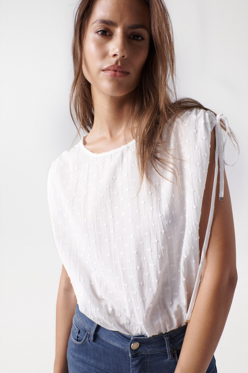 TEXTURED TOP WITH RUCHING DETAILS