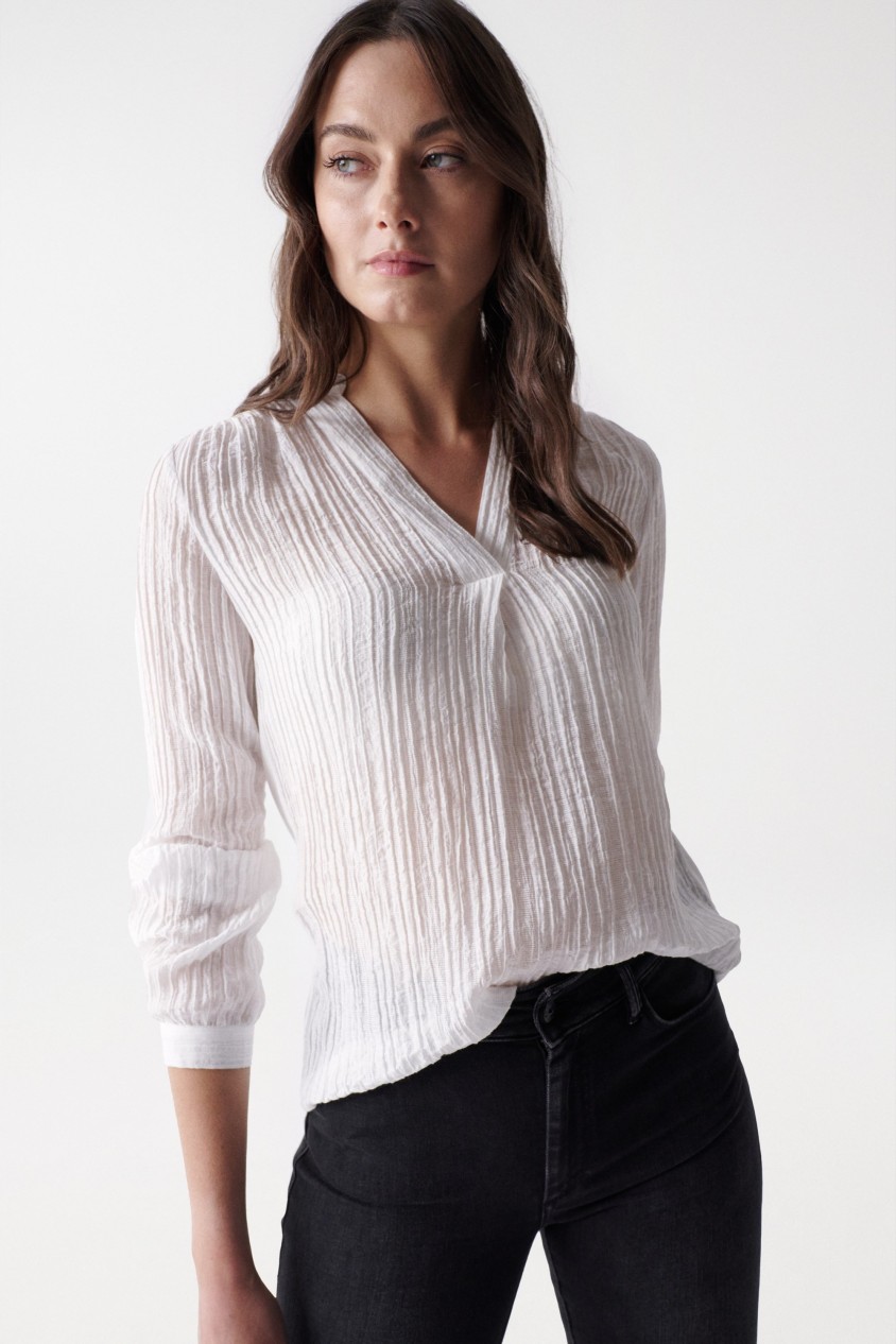 TEXTURED BLOUSE