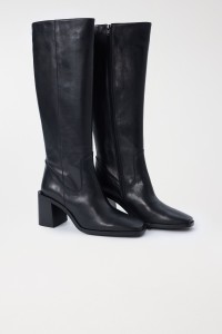 BLACK KNEE-HIGH BOOTS