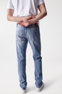 STRAIGHT VINTAGE WASH JEANS