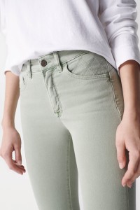 FAITH PUSH IN JEANS WITH STITCHING EFFECTS