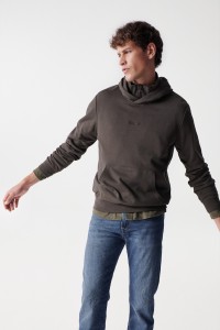 SWEATSHIRT MIT KAPUZE UND MARKENAUFDRUCK