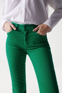 VAQUEROS DESTINY PUSH UP CROPPED FLARE VERDES