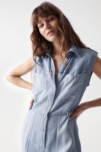 HIGH-WAISTED LIGHTDENIM JUMPSUIT