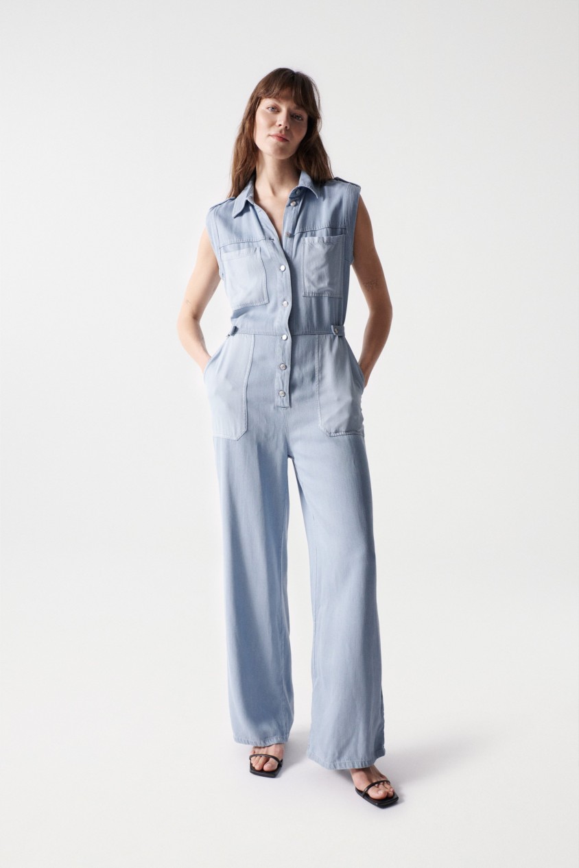 HIGH-WAISTED LIGHTDENIM JUMPSUIT