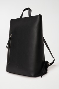 LEATHER EEFFECT RUCKSACK