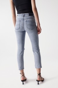 FAITH PUSH IN JEANS WITH RIPS