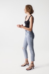 FAITH PUSH IN JEANS WITH RIPS