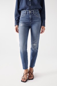 FAITH PUSH IN JEANS WITH RIPS