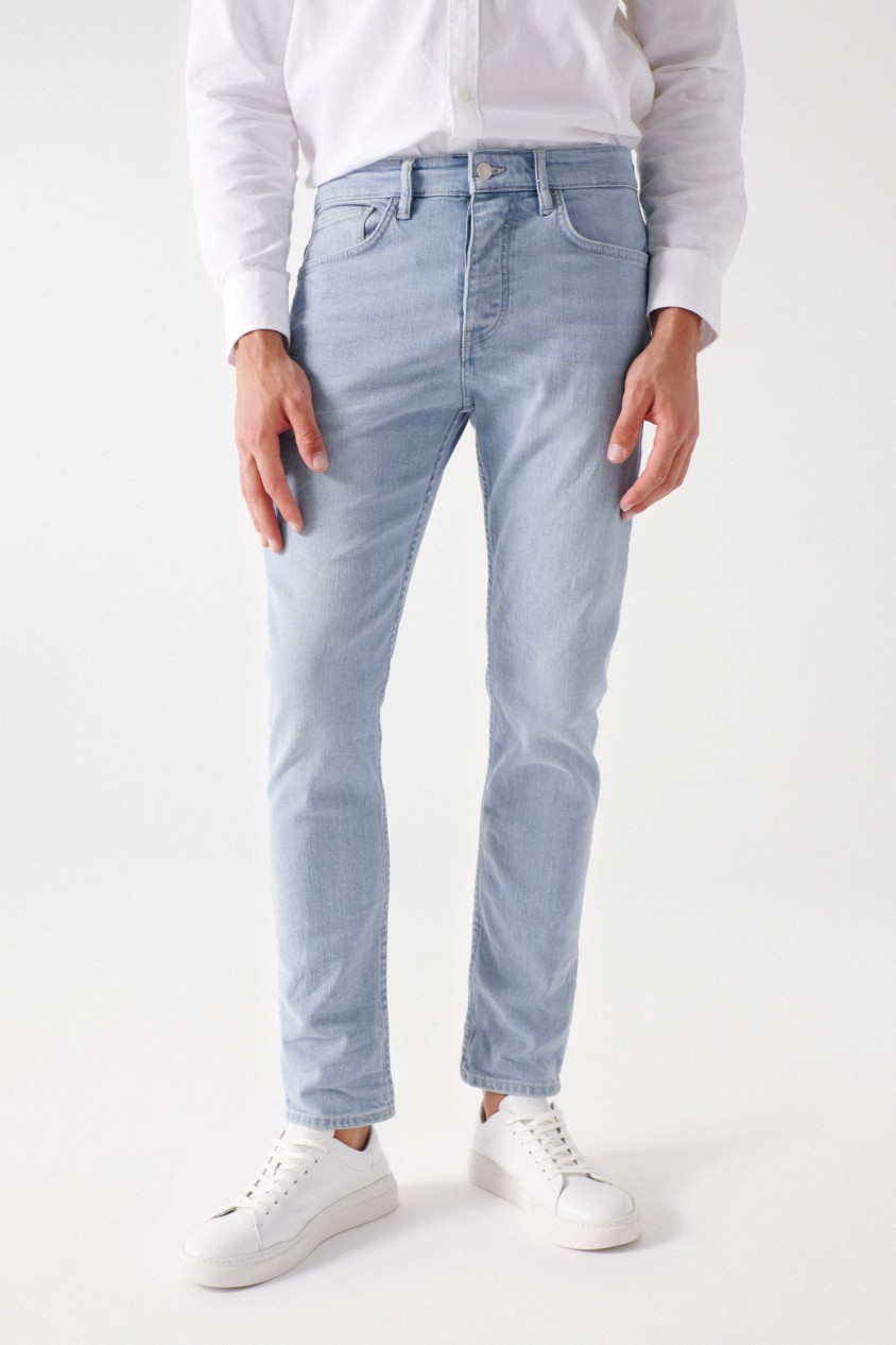 SLIM FIT VINTAGE WASH JEANS