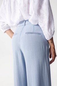 HIGH-WAISTED LIGHTDENIM JEANS